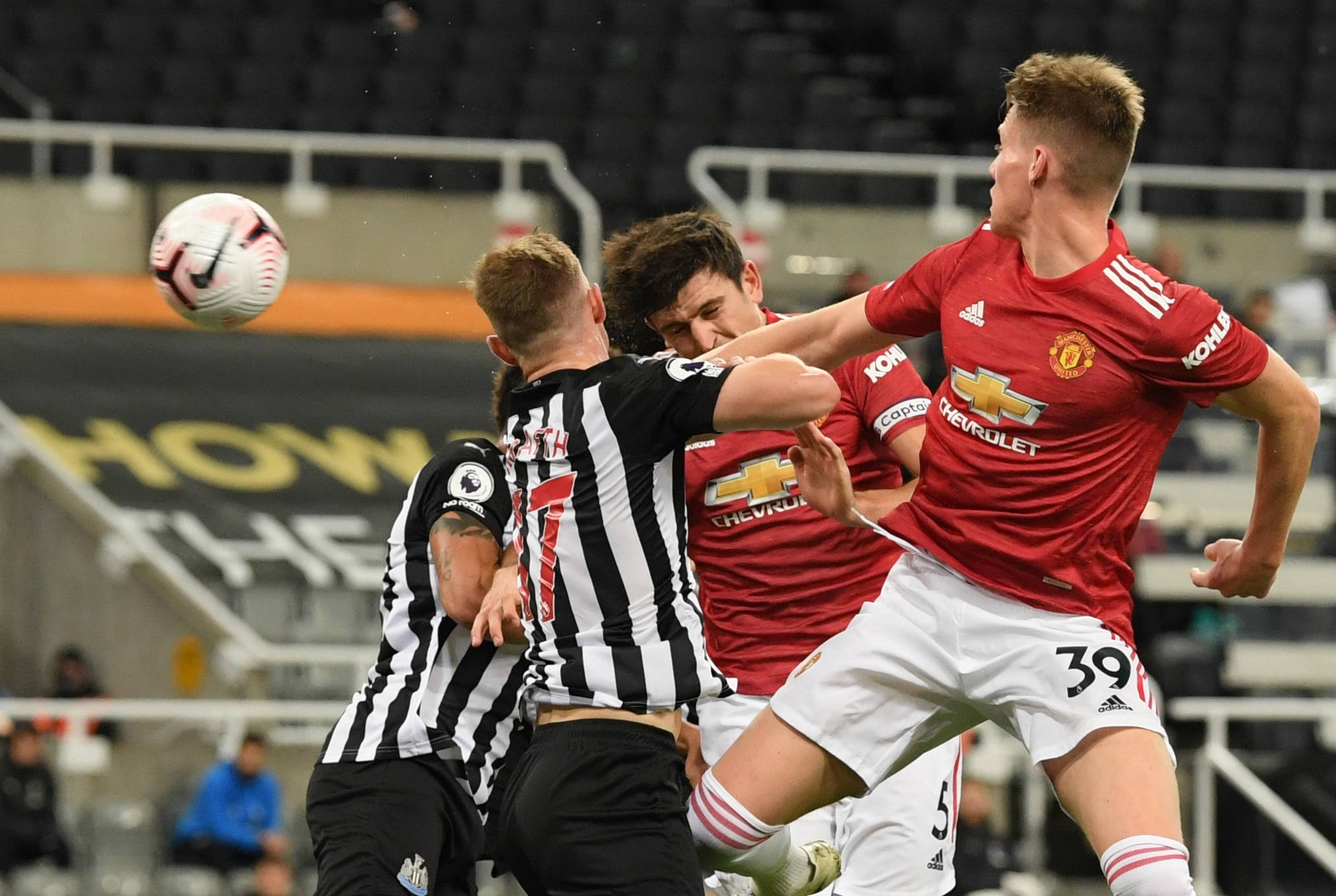 九游首页 -包含国际比赛日突围战来临，埃因霍温围绕法国杯临场应变，质疑声仍在，赛季目标并未改变的词条