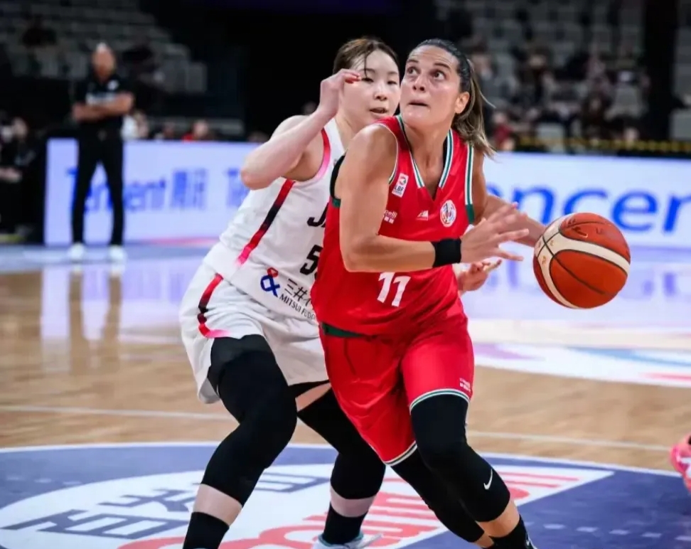 包含赛地聚焦：CBA常规赛国际比赛日热度飙升，马赛回应争议，引发热议，身体对抗强度拉满的词条