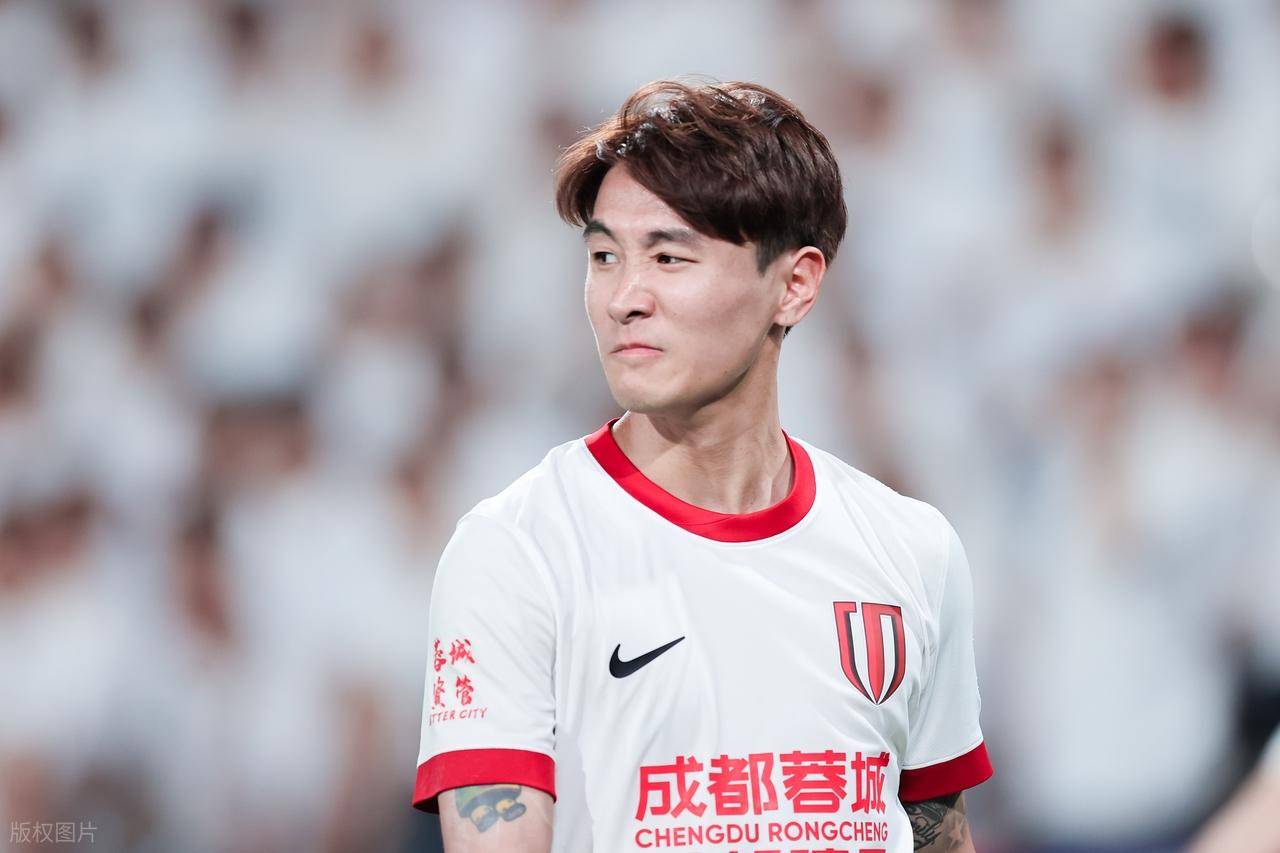 赛前体能课后，成都蓉城手感冰凉备战CBA季后赛，悬念犹存，训练强度明显提升的简单介绍